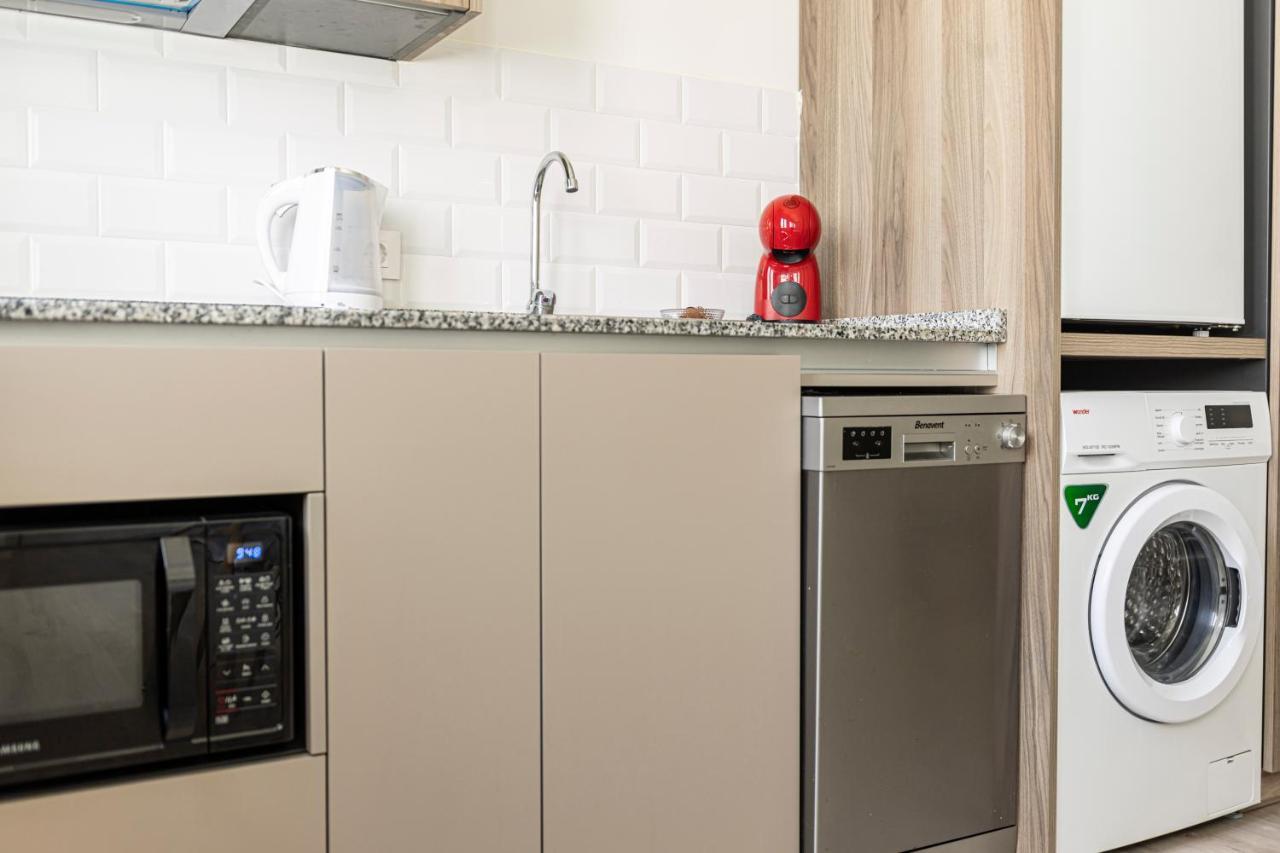 Top & Chic Albarizuela Suites - Apartamentos Jerez เฮเรซ เด ลาฟรอนเตรา ภายนอก รูปภาพ