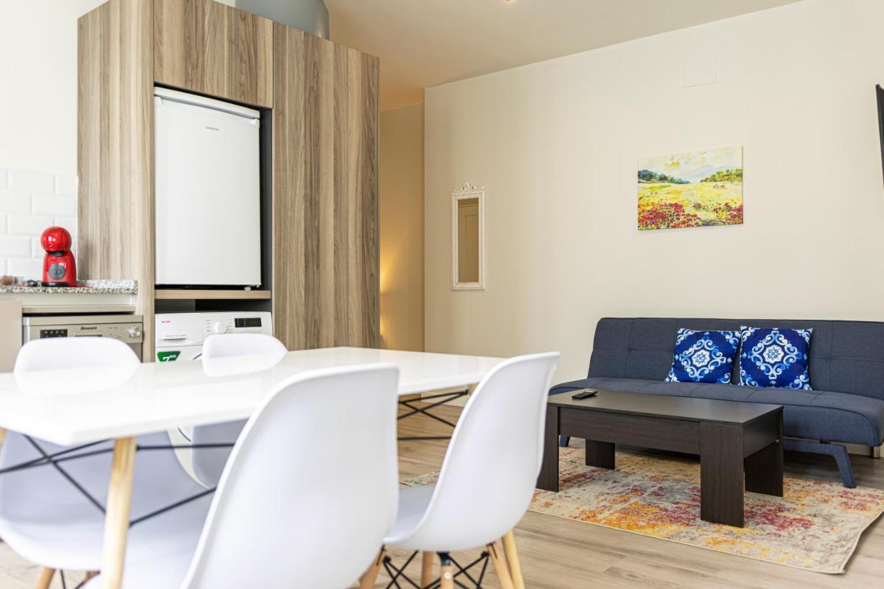 Top & Chic Albarizuela Suites - Apartamentos Jerez เฮเรซ เด ลาฟรอนเตรา ภายนอก รูปภาพ