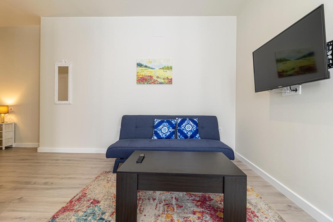 Top & Chic Albarizuela Suites - Apartamentos Jerez เฮเรซ เด ลาฟรอนเตรา ภายนอก รูปภาพ