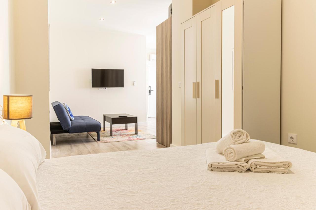 Top & Chic Albarizuela Suites - Apartamentos Jerez เฮเรซ เด ลาฟรอนเตรา ภายนอก รูปภาพ