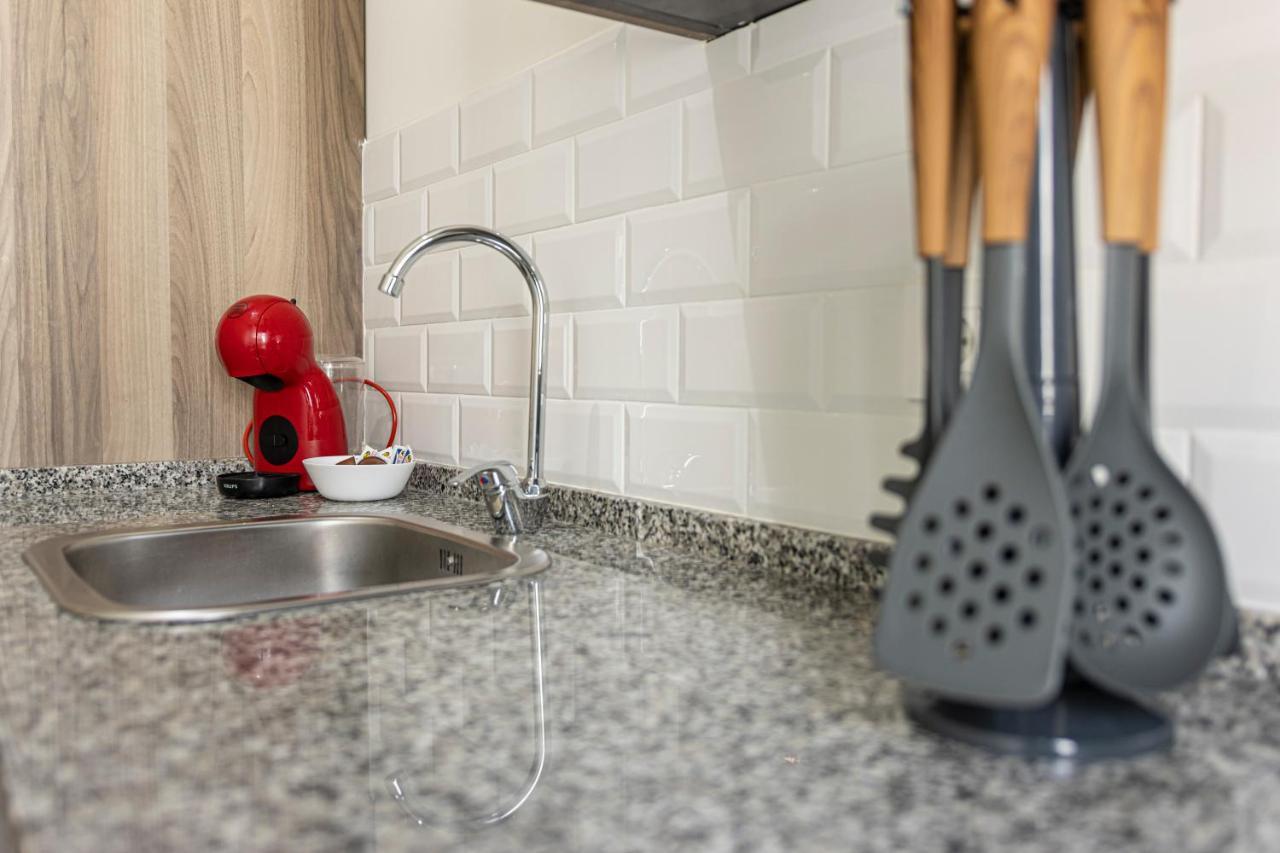Top & Chic Albarizuela Suites - Apartamentos Jerez เฮเรซ เด ลาฟรอนเตรา ภายนอก รูปภาพ