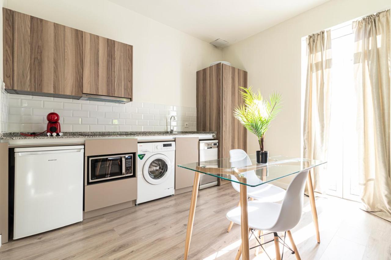 Top & Chic Albarizuela Suites - Apartamentos Jerez เฮเรซ เด ลาฟรอนเตรา ภายนอก รูปภาพ